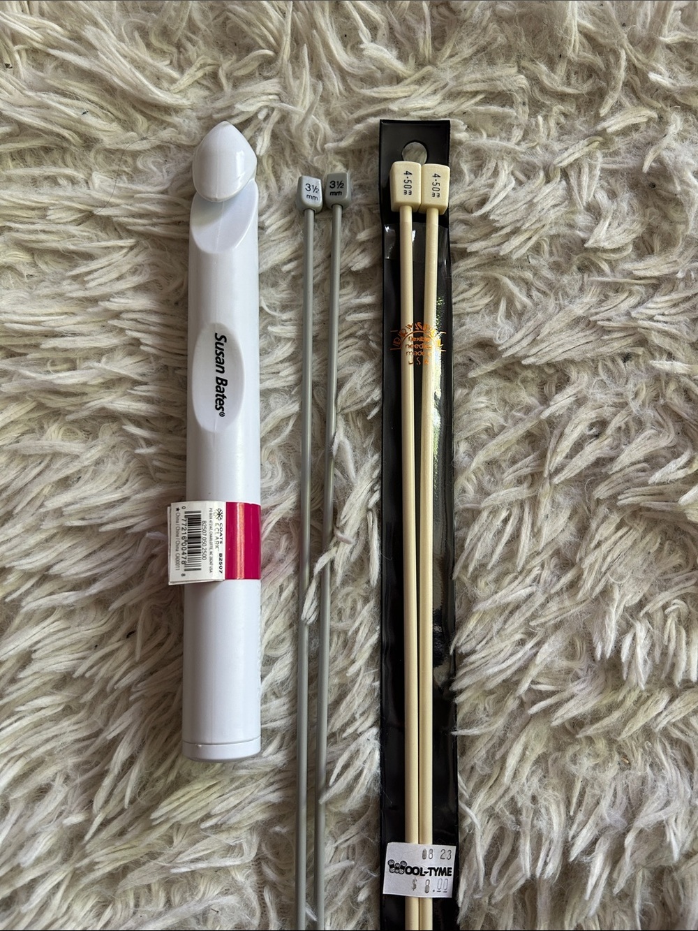 Bundle of Crochet Hook/Knitting Needle Set - White & Gray
